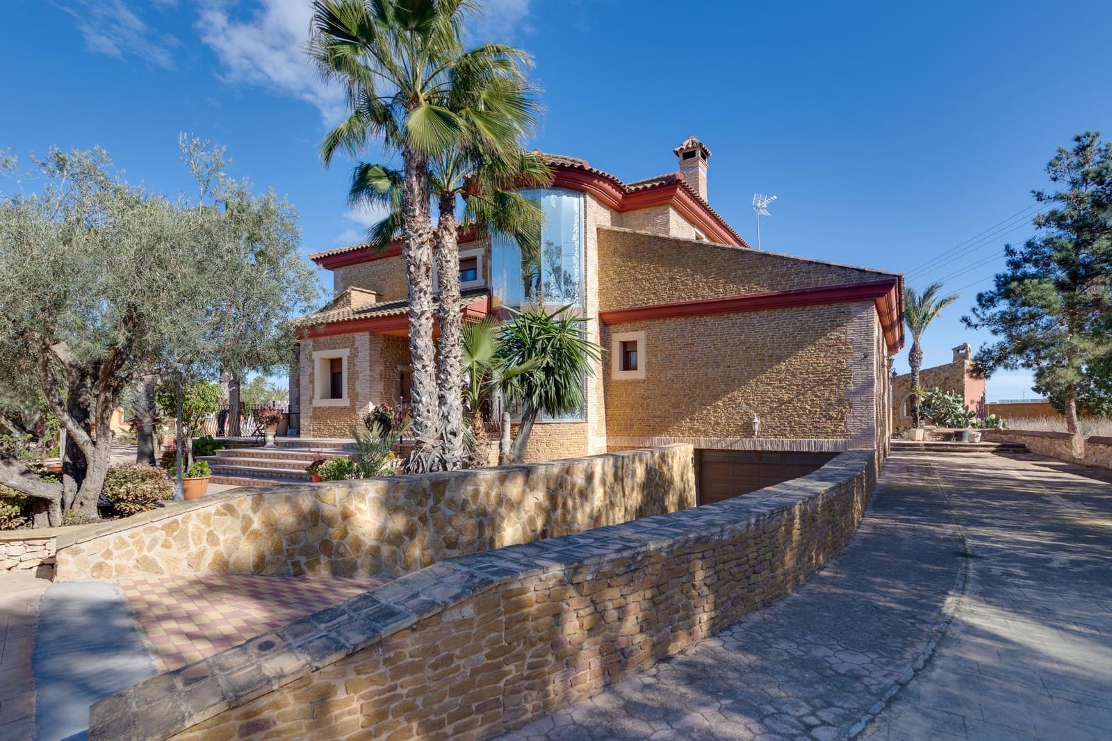 4 bedroom Villa for sale in Los Montesinos with pool - € 760,000 (Ref: 9659380)