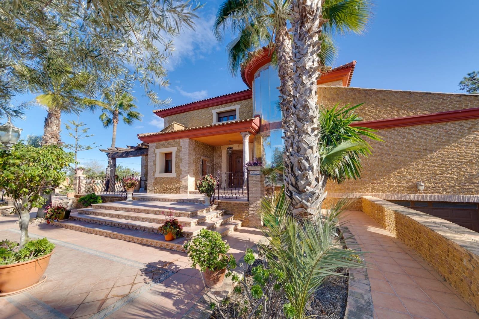 4 bedroom Villa for sale in Los Montesinos with pool - € 760,000 (Ref: 9659380)