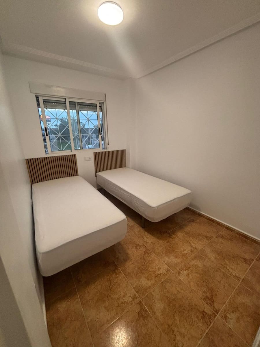 3 Zimmer Villa zu verkaufen in Torrevieja mit Pool - 189.900 € (Ref: 9683498)