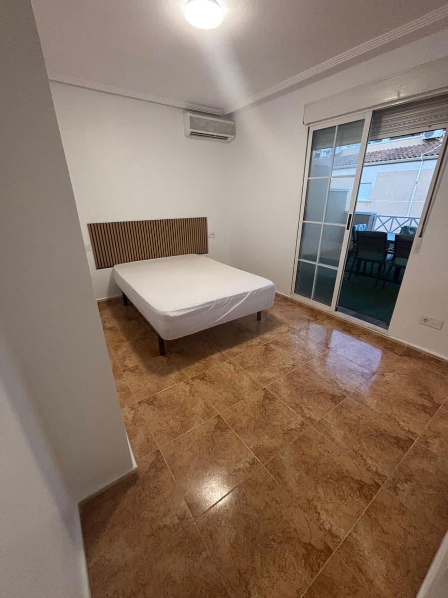 3 Zimmer Villa zu verkaufen in Torrevieja mit Pool - 189.900 € (Ref: 9683498)