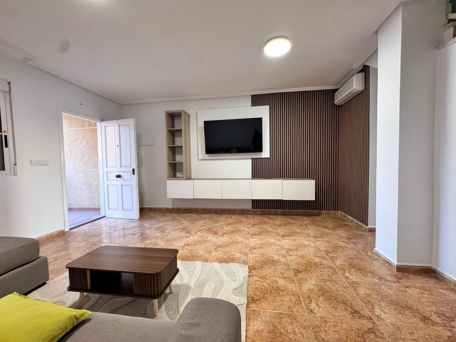 3 Zimmer Villa zu verkaufen in Torrevieja mit Pool - 189.900 € (Ref: 9683498)