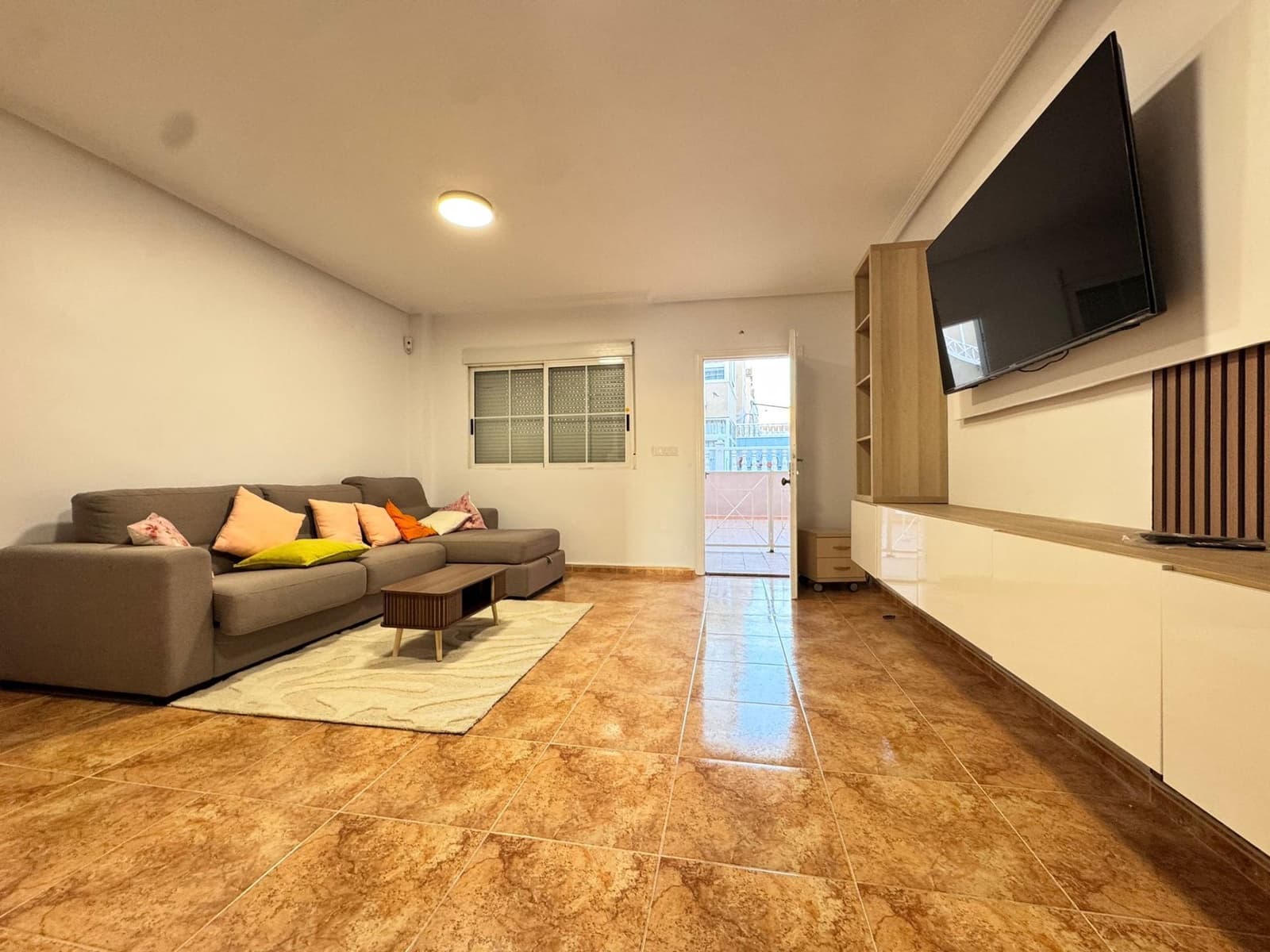 3 Zimmer Villa zu verkaufen in Torrevieja mit Pool - 189.900 € (Ref: 9683498)