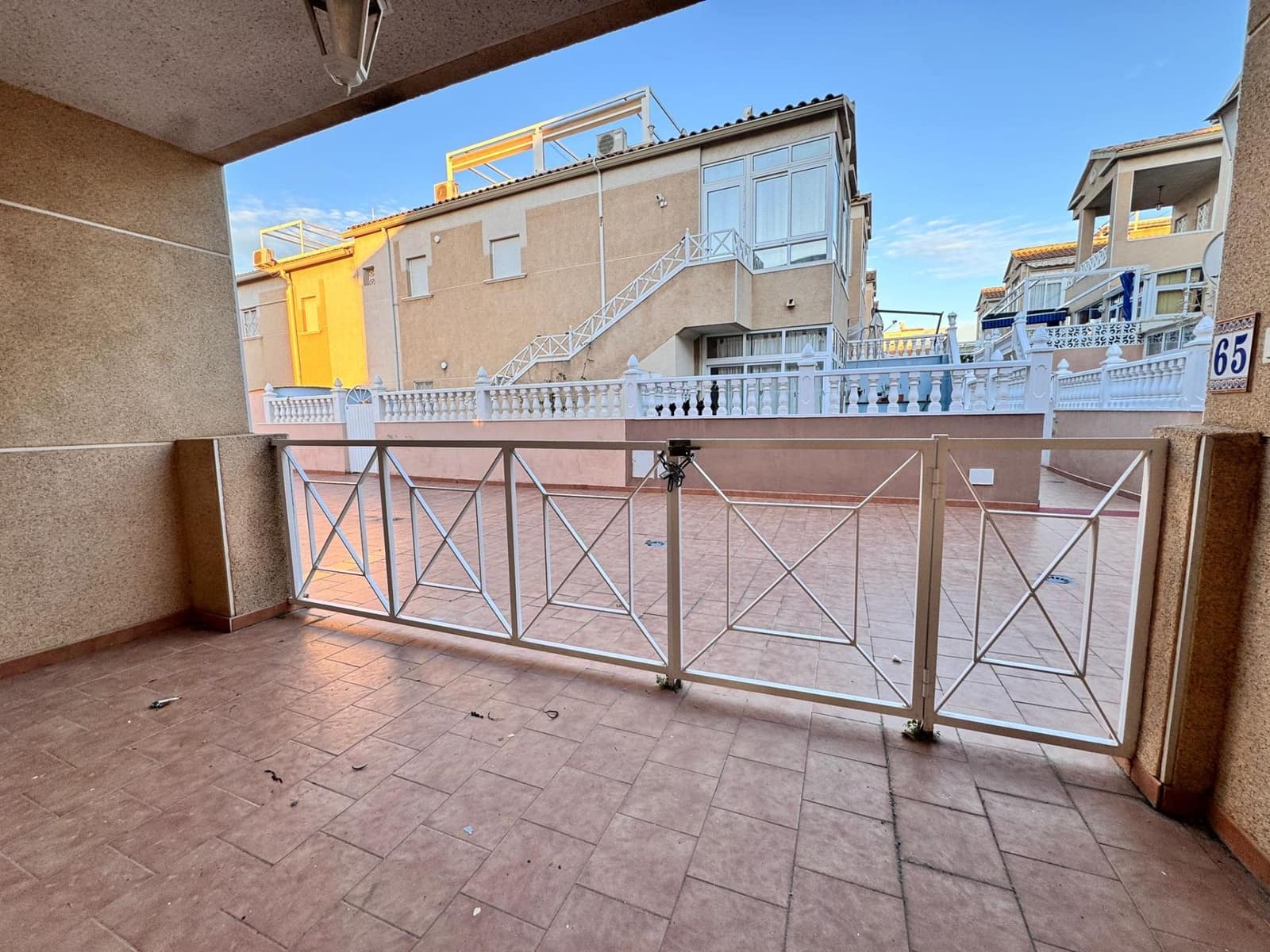 3 Zimmer Villa zu verkaufen in Torrevieja mit Pool - 189.900 € (Ref: 9683498)