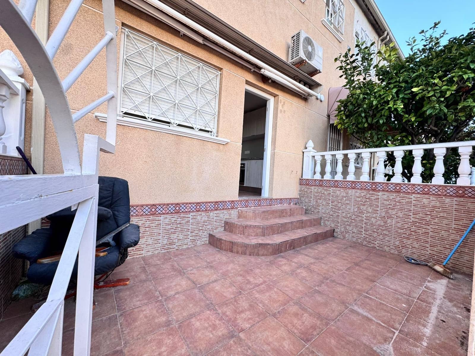 3 Zimmer Villa zu verkaufen in Torrevieja mit Pool - 189.900 € (Ref: 9683498)