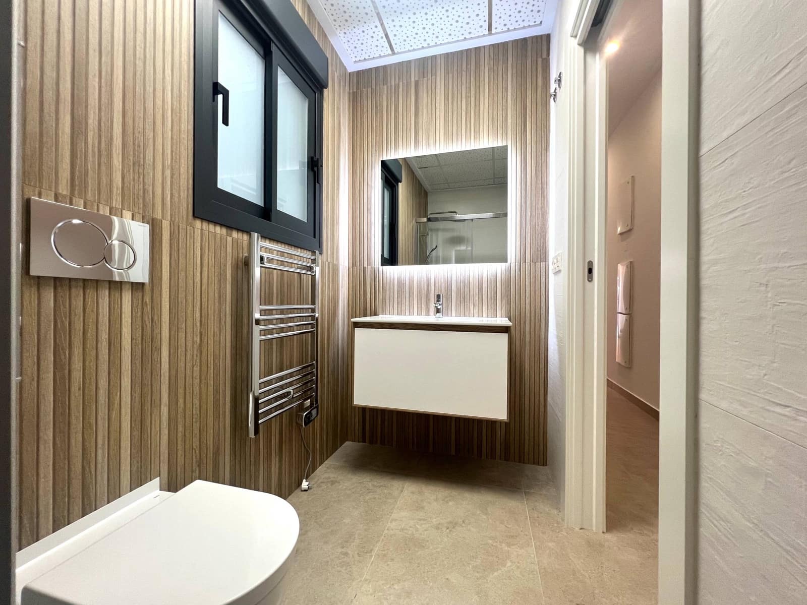 2 bedroom Apartment for sale in Torrevieja - € 249,000 (Ref: 9685215)