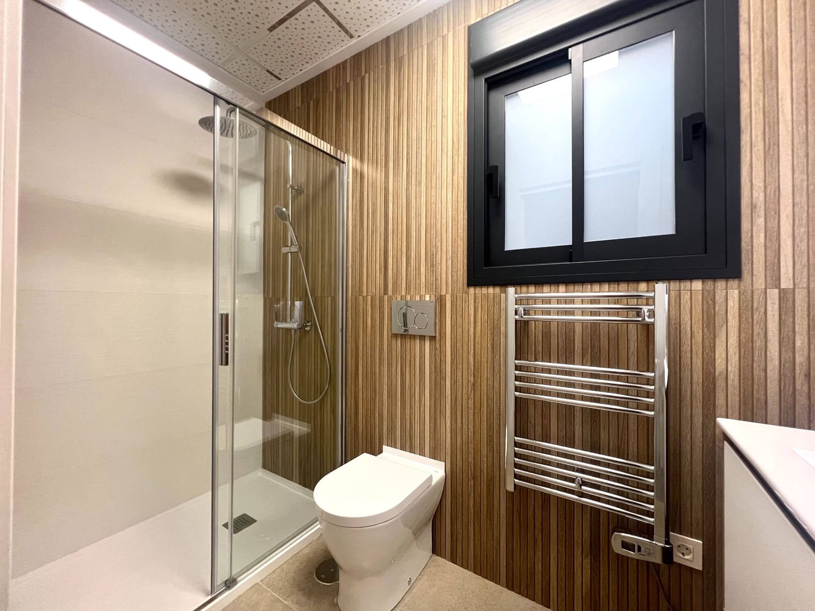 2 bedroom Apartment for sale in Torrevieja - € 249,000 (Ref: 9685215)