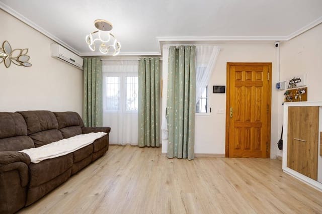 3 slaapkamer Rijtjeshuis te koop in Parque de las Naciones, Torrevieja met zwembad - € 249.900 (Ref: 9730242)