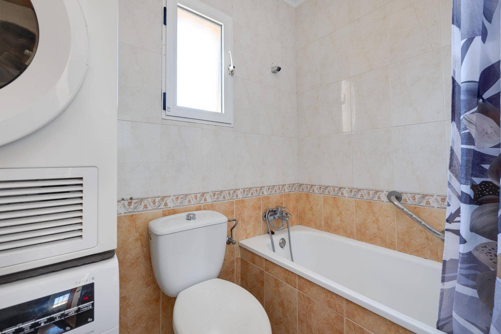 3 slaapkamer Rijtjeshuis te koop in Torrevieja met zwembad - € 249.900 (Ref: 9730242)