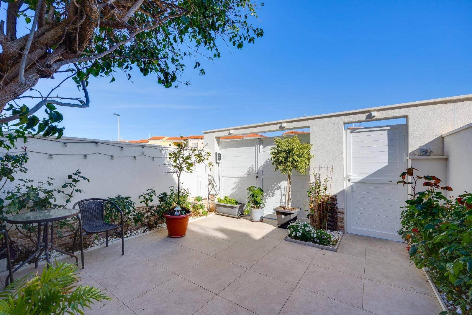 3 slaapkamer Rijtjeshuis te koop in Torrevieja met zwembad - € 249.900 (Ref: 9730242)