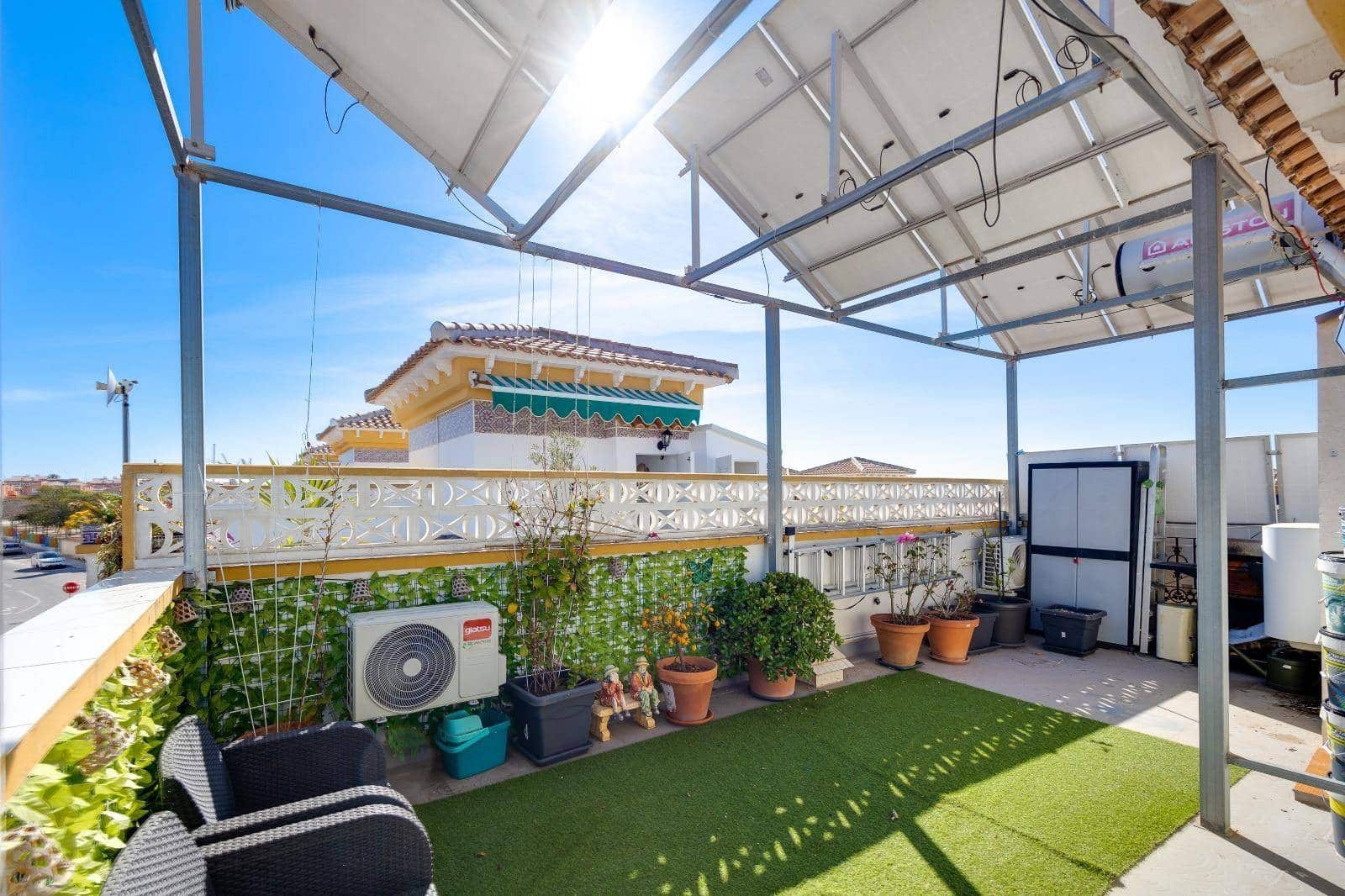 3 slaapkamer Rijtjeshuis te koop in Torrevieja met zwembad - € 249.900 (Ref: 9730242)