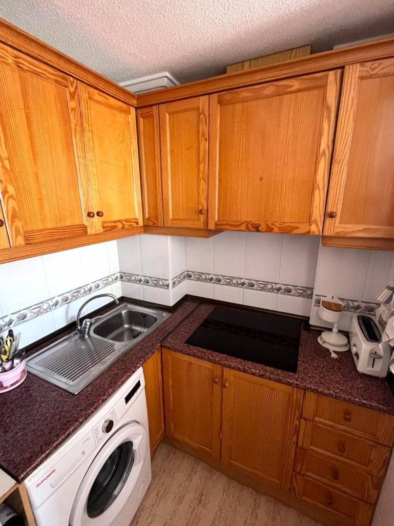 1 makuuhuone Kattohuoneisto myytävänä paikassa Torrevieja - 115 000 € (Ref: 9773013)