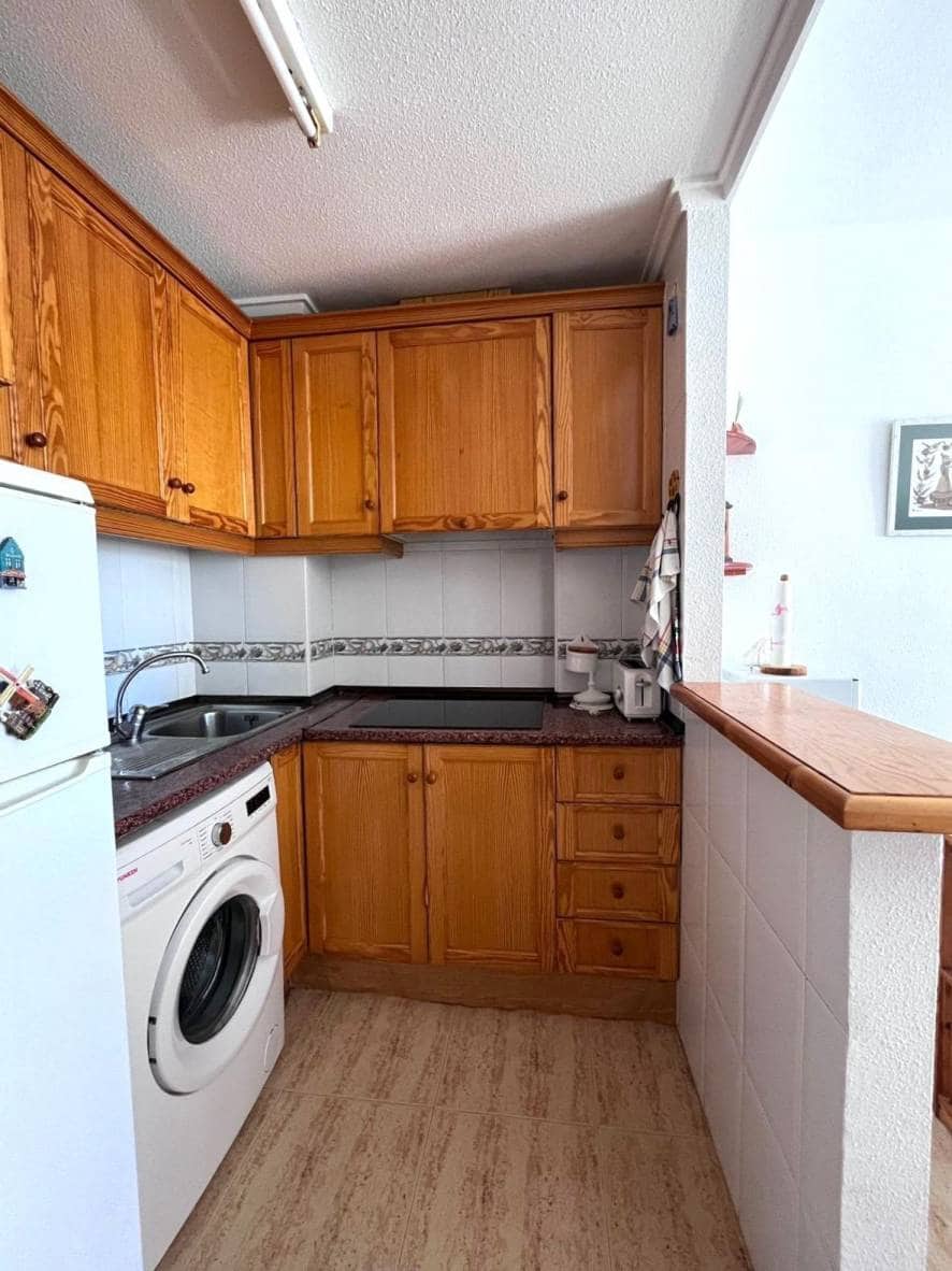 1 makuuhuone Kattohuoneisto myytävänä paikassa Torrevieja - 115 000 € (Ref: 9773013)