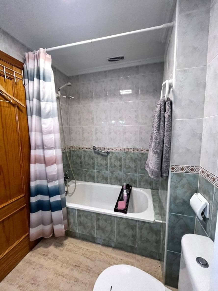 1 makuuhuone Kattohuoneisto myytävänä paikassa Torrevieja - 115 000 € (Ref: 9773013)