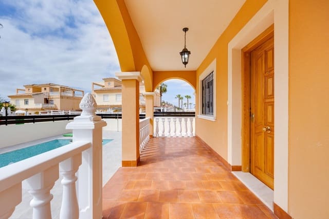 3 slaapkamer Villa te koop in Lo Crispin, Algorfa met zwembad - € 269.000 (Ref: 9773014)