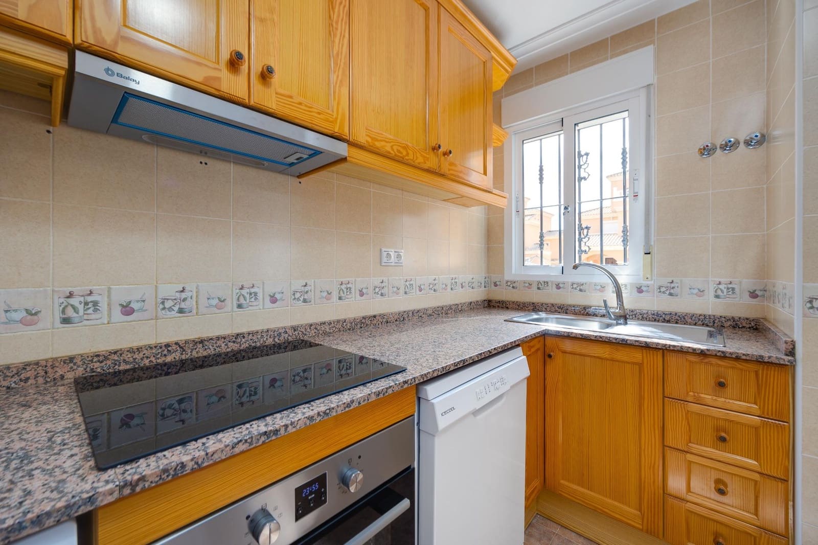 3 slaapkamer Villa te koop in Lo Crispin met zwembad - € 269.000 (Ref: 9773014)