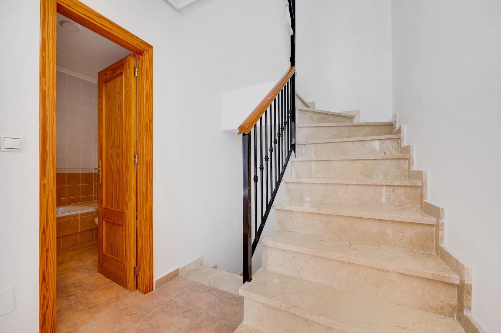 3 slaapkamer Villa te koop in Lo Crispin met zwembad - € 269.000 (Ref: 9773014)