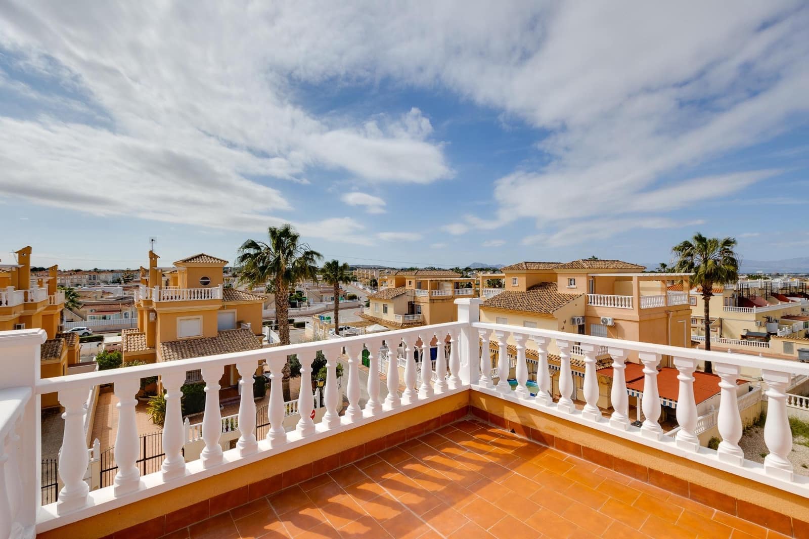 3 slaapkamer Villa te koop in Lo Crispin met zwembad - € 269.000 (Ref: 9773014)