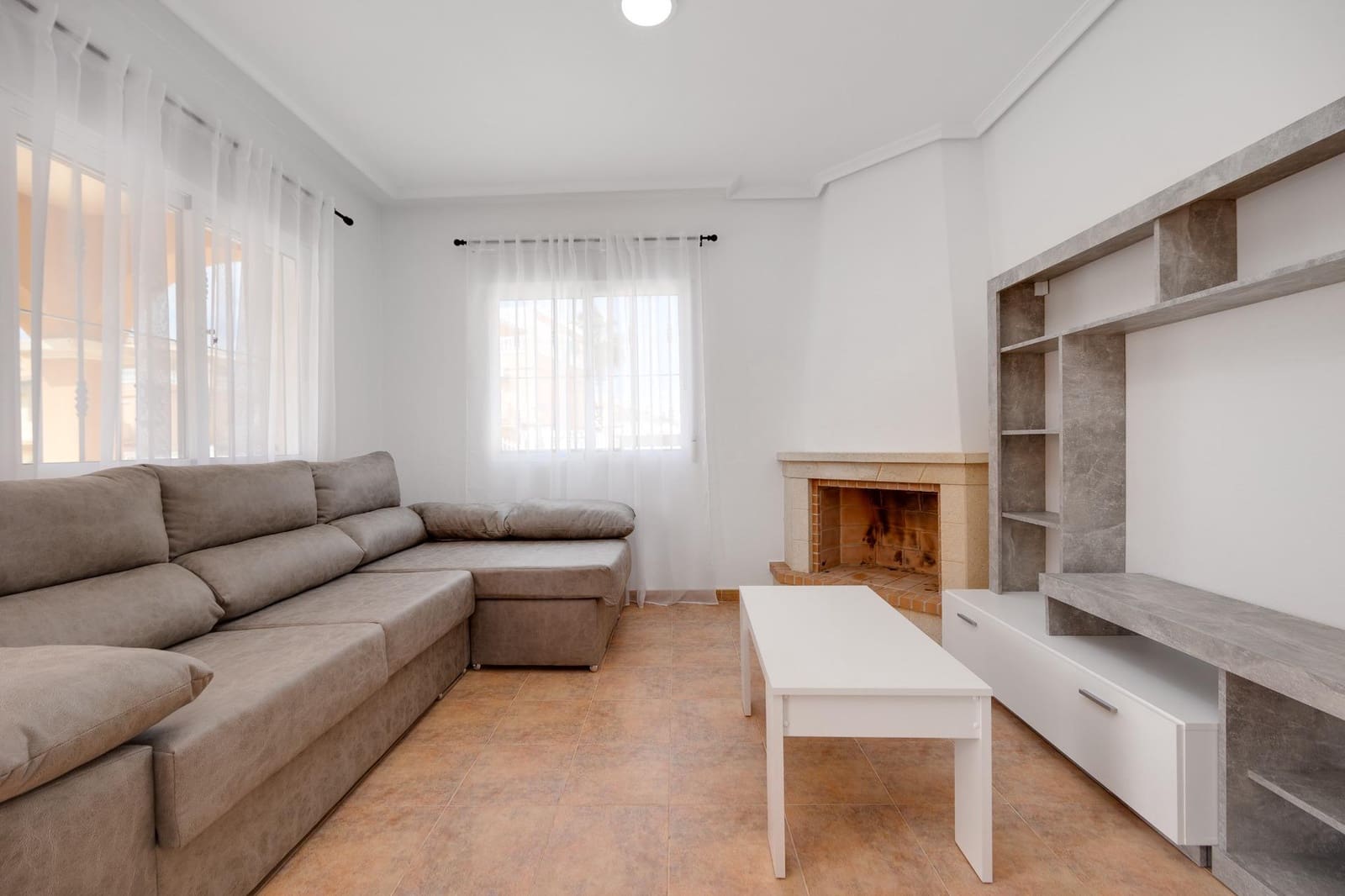 3 slaapkamer Villa te koop in Lo Crispin met zwembad - € 269.000 (Ref: 9773014)