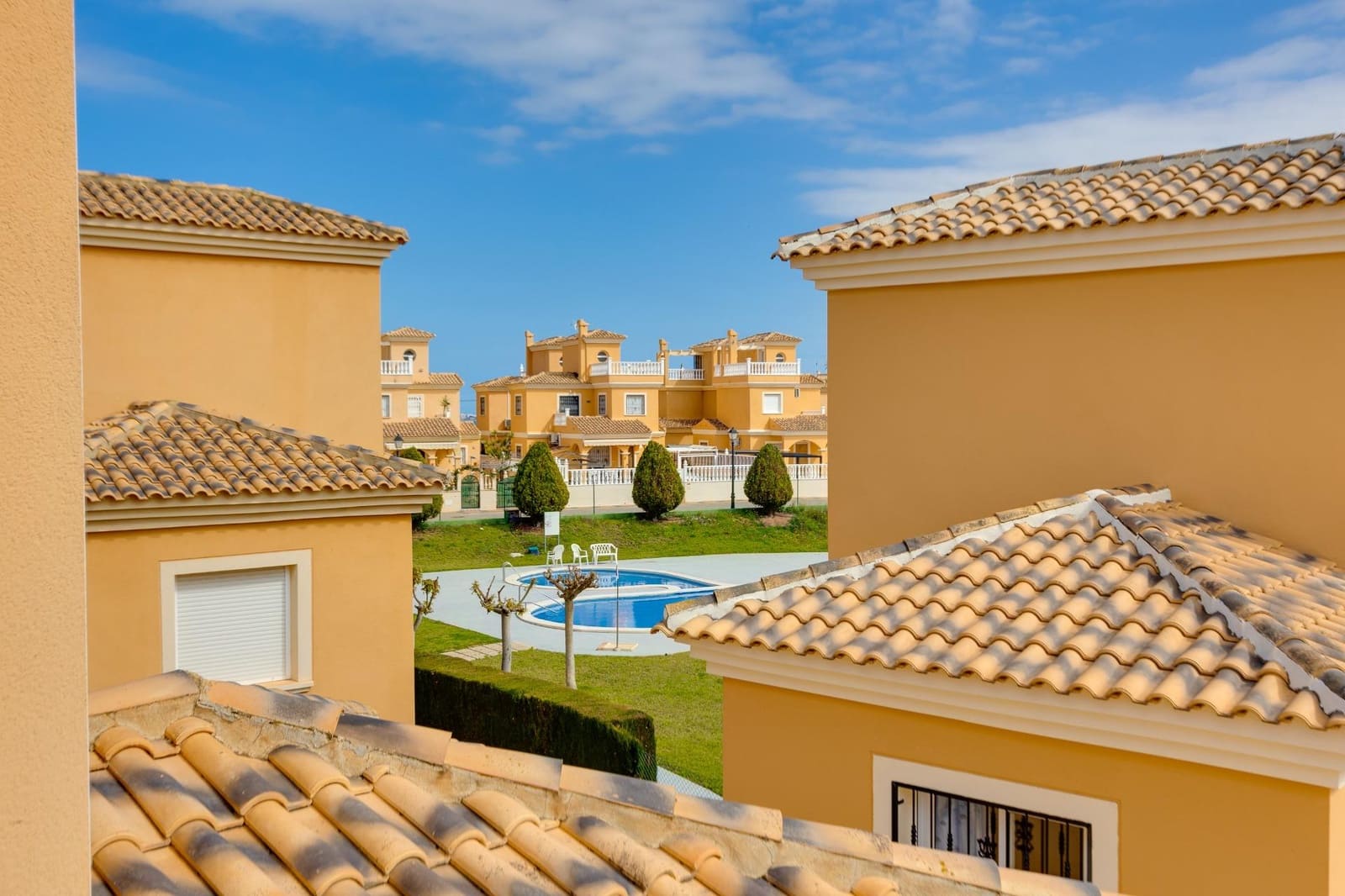 3 slaapkamer Villa te koop in Lo Crispin met zwembad - € 269.000 (Ref: 9773014)