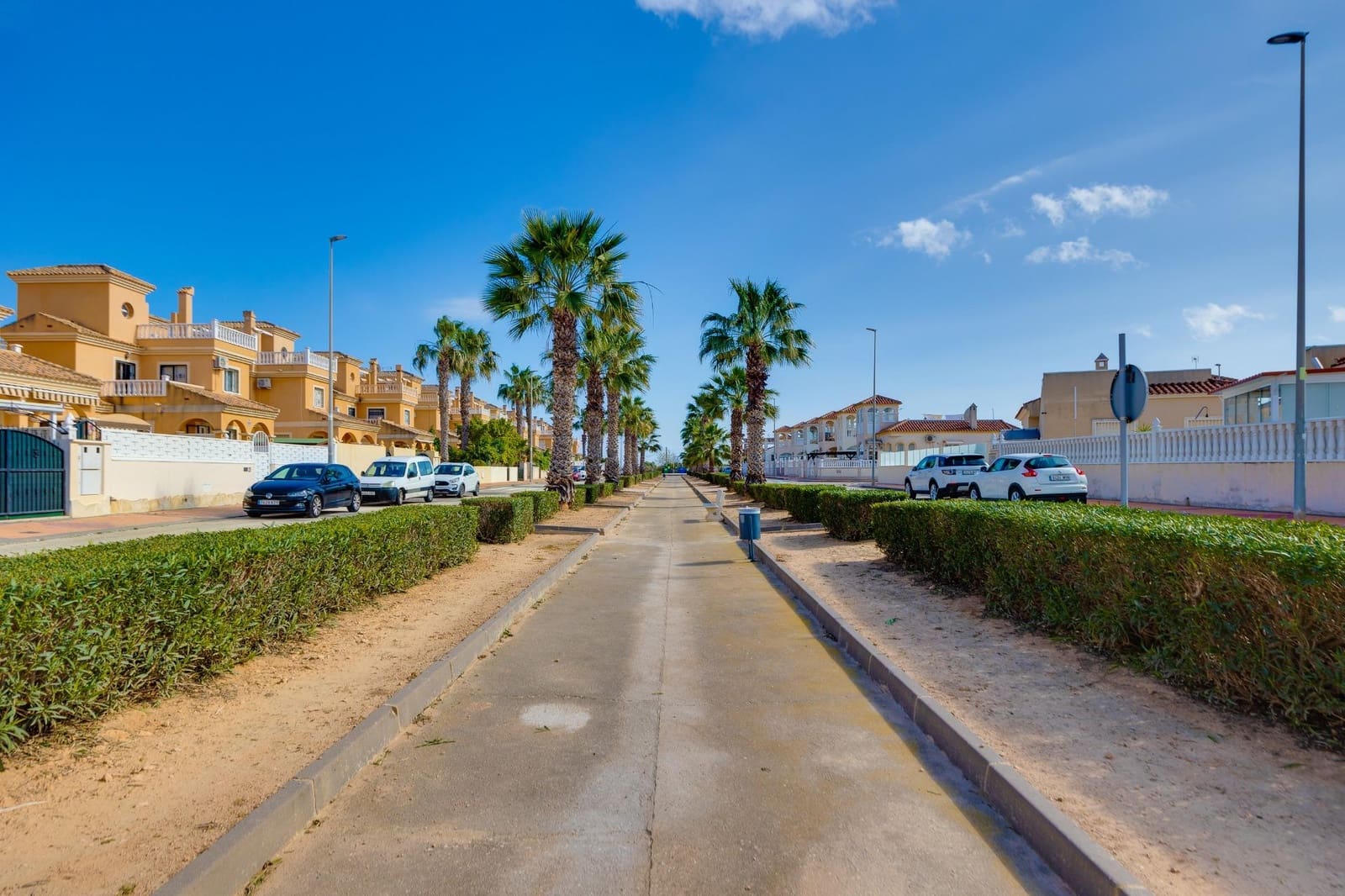 3 slaapkamer Villa te koop in Lo Crispin met zwembad - € 269.000 (Ref: 9773014)