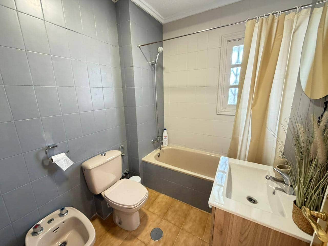 3 sypialnia Dom na sprzedaż w Torrevieja z basenem - 249 900 € (Ref: 9799208)