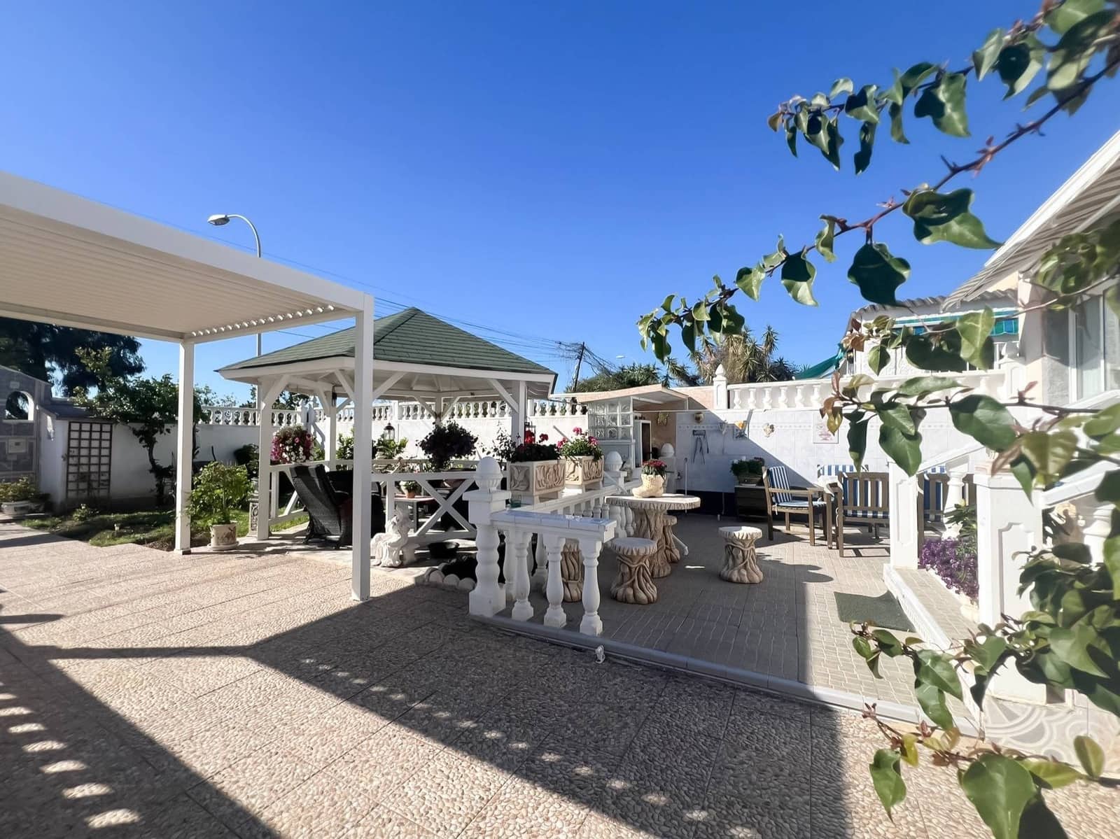 3 bedroom Bungalow for sale in Torrevieja - € 199,000 (Ref: 9839218)