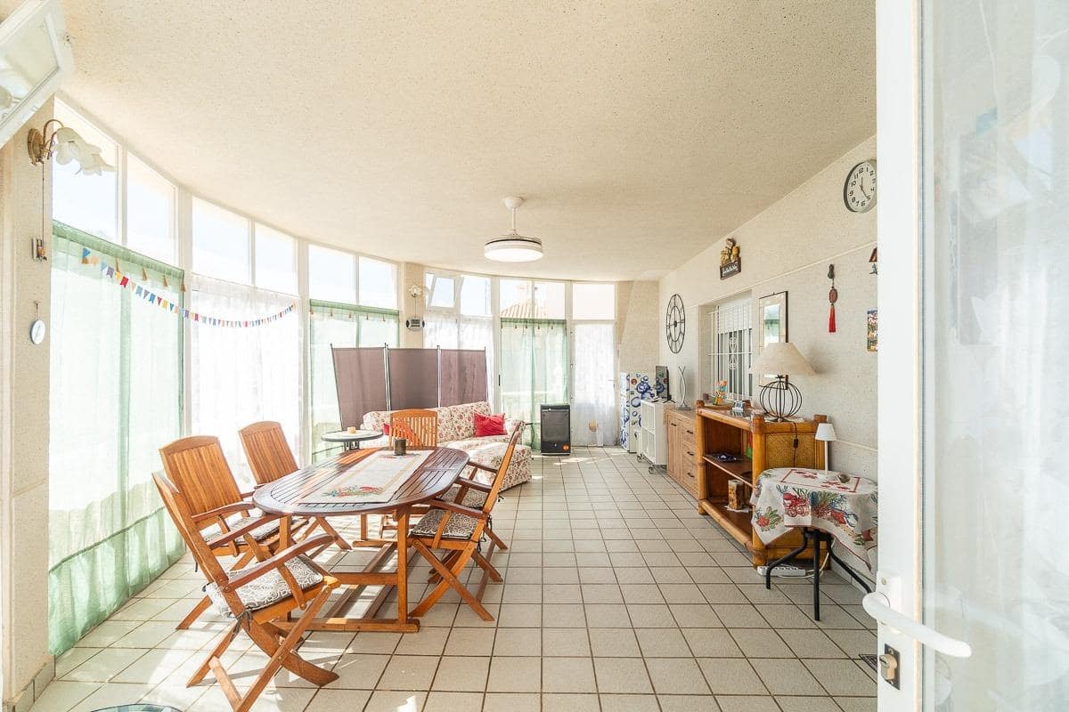 3 bedroom Villa for sale in Playa Flamenca with pool garage - € 599,000 (Ref: 9868554)
