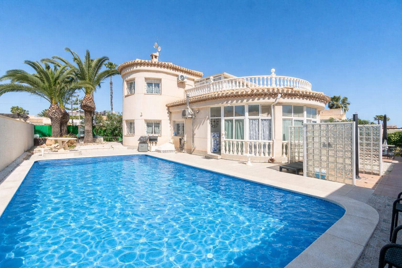 3 bedroom Villa for sale in Playa Flamenca with pool garage - € 599,000 (Ref: 9868554)