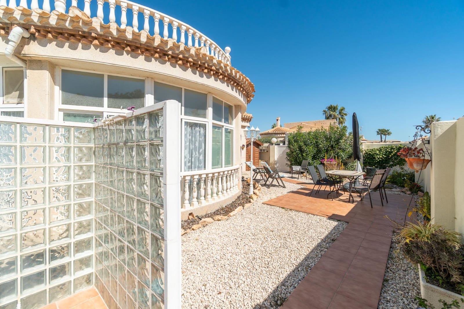 3 bedroom Villa for sale in Playa Flamenca with pool garage - € 599,000 (Ref: 9868554)