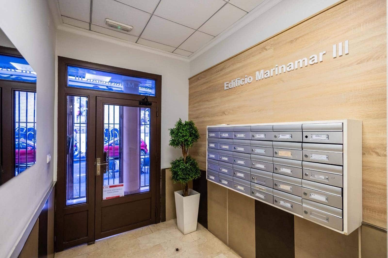 3 soveværelse Lejlighed til salg i Torrevieja - € 220.000 (Ref: 9873460)