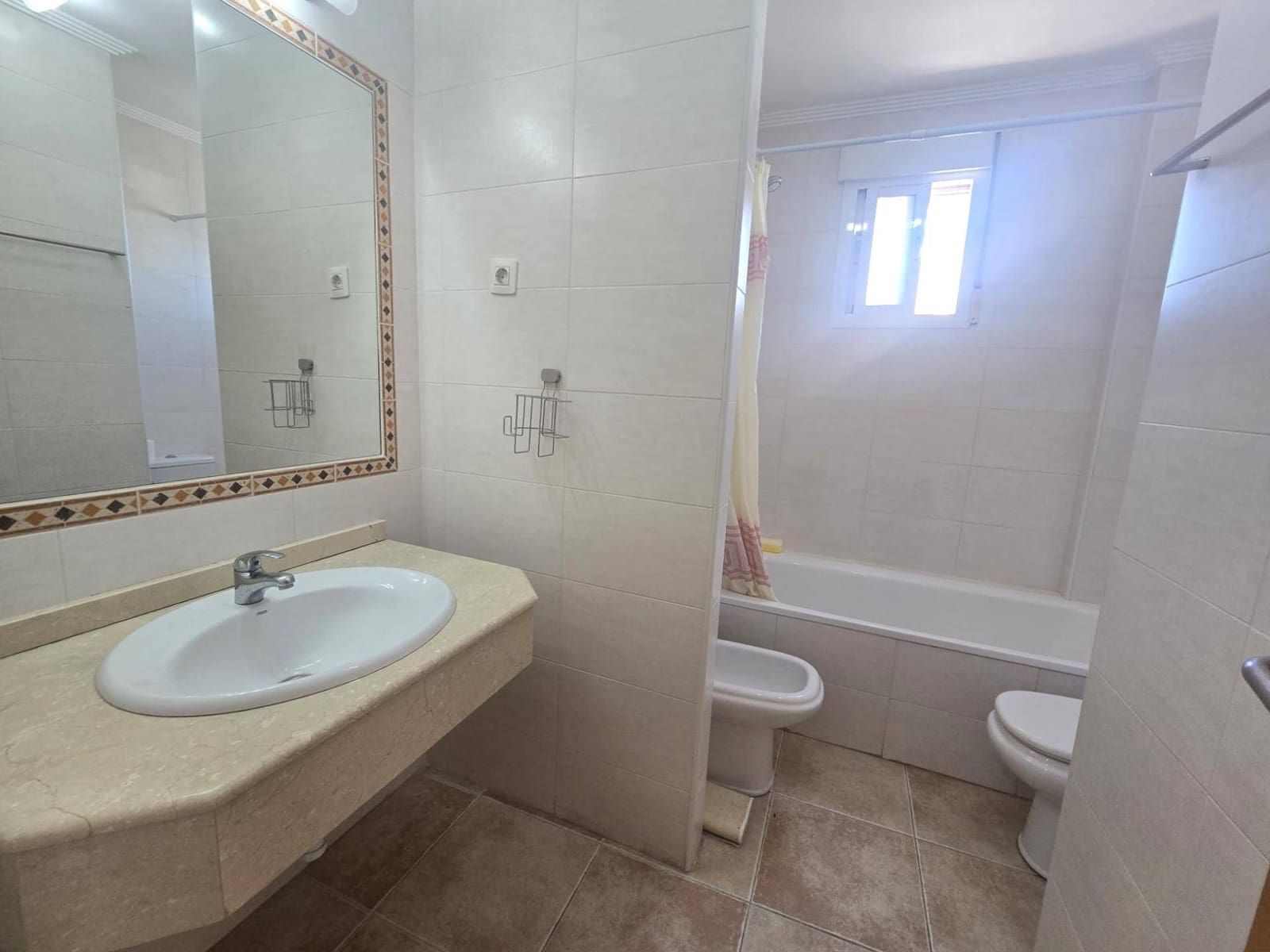 3 soverom Penthouse til salgs i La Veleta med svømmebasseng - € 295 000 (Ref: 9873463)