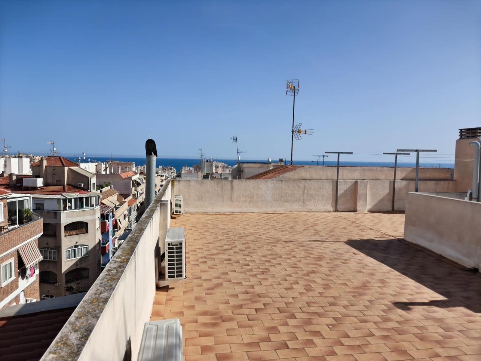 2 soveværelse Lejlighed til salg i Torrevieja med garage - € 165.000 (Ref: 9899145)