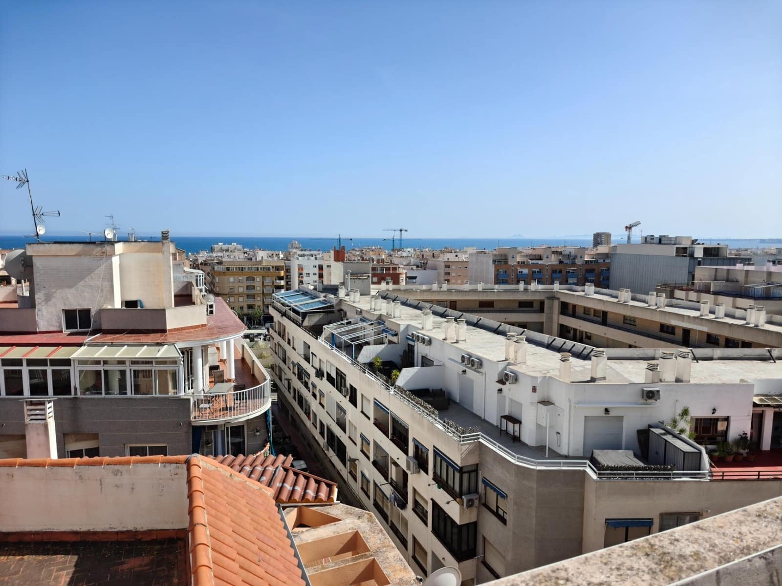 2 soveværelse Lejlighed til salg i Torrevieja med garage - € 165.000 (Ref: 9899145)