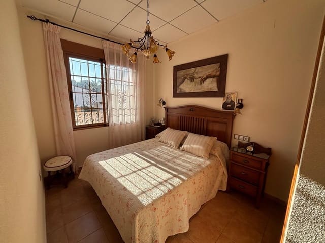 3 Zimmer Villa zu verkaufen in Punta Prima, Orihuela mit Garage - 545.000 € (Ref: 9899148)