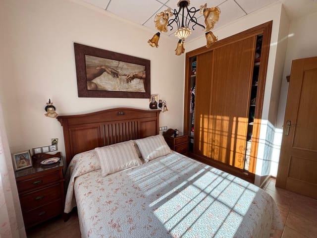 3 Zimmer Villa zu verkaufen in Punta Prima, Orihuela mit Garage - 545.000 € (Ref: 9899148)