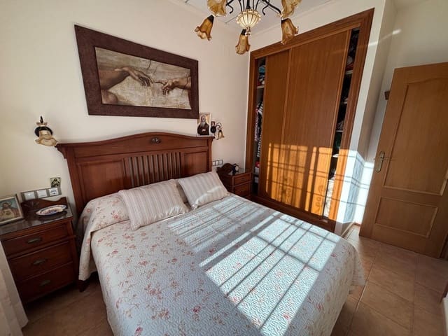 3 Zimmer Villa zu verkaufen in Punta Prima, Orihuela mit Garage - 545.000 € (Ref: 9899148)