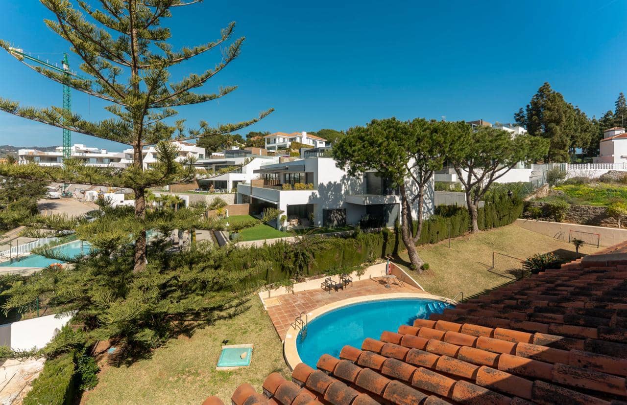 3 makuuhuone Huvila myytävänä paikassa Marbella mukana uima-altaan - 739 000 € (Ref: 9656712)