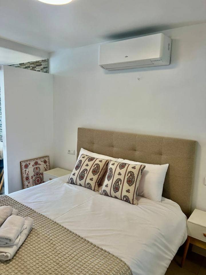 2 bedroom Flat for sale in Marbella - € 320,000 (Ref: 9669724)