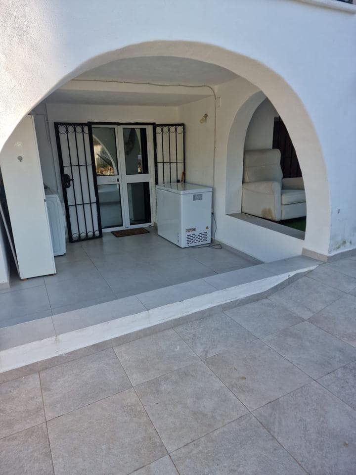 3 bedroom Villa for sale in Estepona with pool garage - € 360,000 (Ref: 9714086)