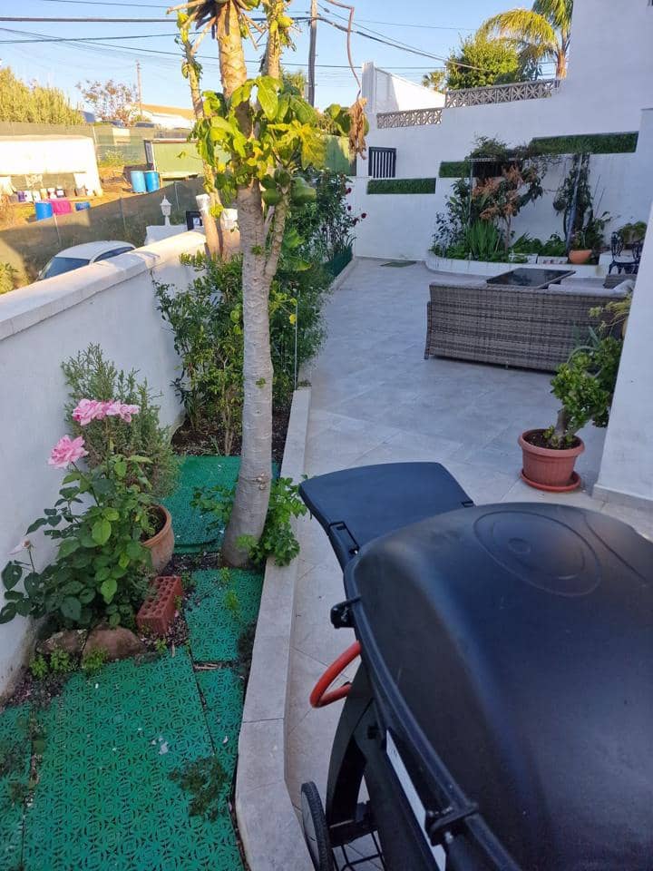 3 bedroom Villa for sale in Estepona with pool garage - € 360,000 (Ref: 9714086)