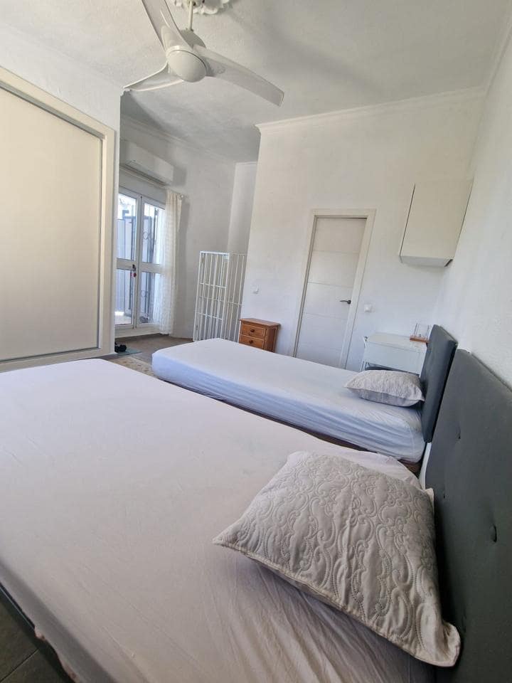 3 bedroom Villa for sale in Estepona with pool garage - € 360,000 (Ref: 9714086)