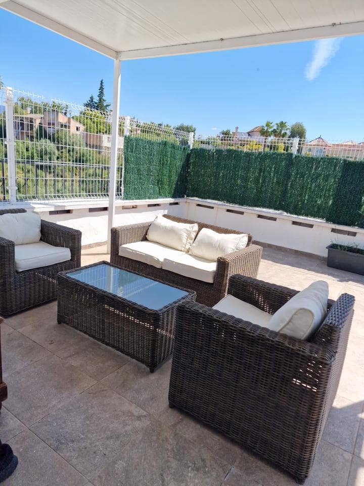 3 bedroom Villa for sale in Estepona with pool garage - € 360,000 (Ref: 9714086)