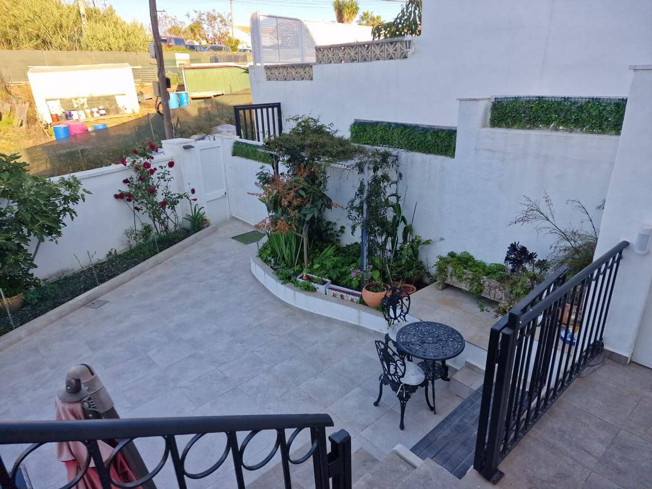 3 bedroom Villa for sale in Estepona with pool garage - € 360,000 (Ref: 9714086)