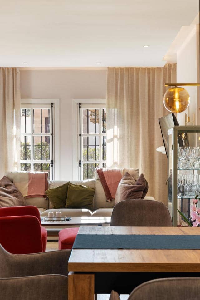 3 sypialnia Mieszkanie na sprzedaż w Marbella z basenem garażem - 535 000 € (Ref: 9714182)