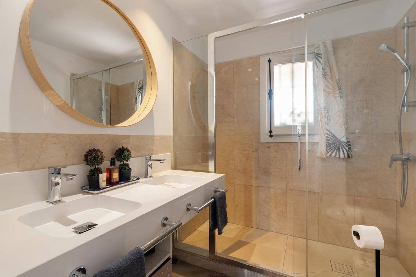 3 sypialnia Mieszkanie na sprzedaż w Marbella z basenem garażem - 535 000 € (Ref: 9714182)