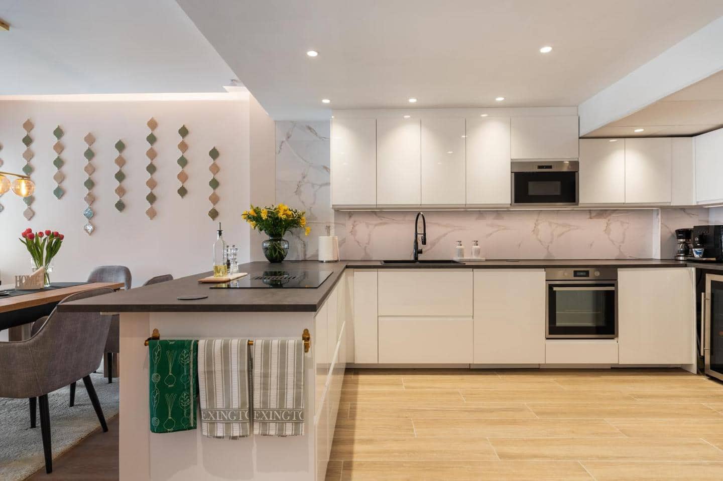 3 sypialnia Mieszkanie na sprzedaż w Marbella z basenem garażem - 535 000 € (Ref: 9714182)