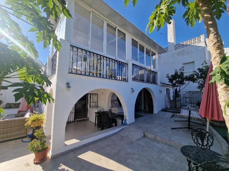 2 bedroom Flat for sale in Benahavis with pool garage - € 450,000 (Ref: 9714183)