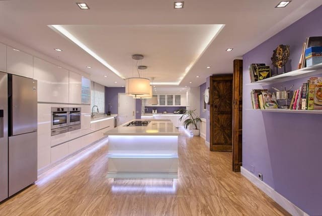 7 soveværelse Villa til leje i Sierra Blanca, Marbella med swimmingpool garage - € 20.000 (Ref: 9752490)