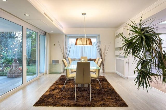 7 soveværelse Villa til leje i Sierra Blanca, Marbella med swimmingpool garage - € 20.000 (Ref: 9752490)