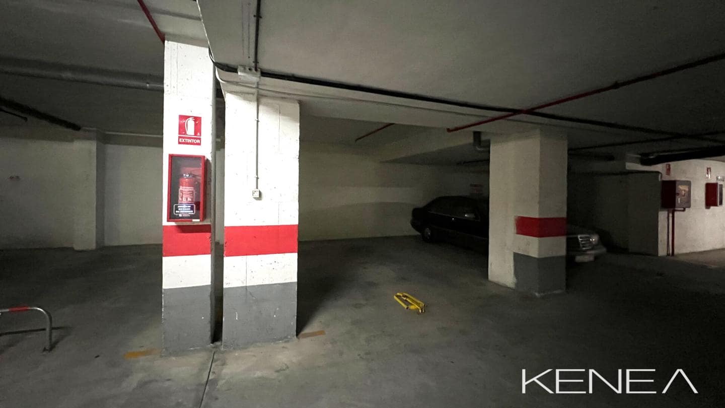 1 makuuhuone Asunto myytävänä paikassa Marbella mukana uima-altaan 
autotalli - 390 000 € (Ref: 9805429)